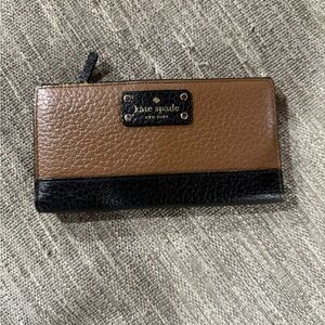 NWOT Kate Spade Brown and Black Wallet